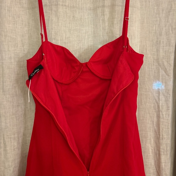 Short Red dress - Picture 5 of 5